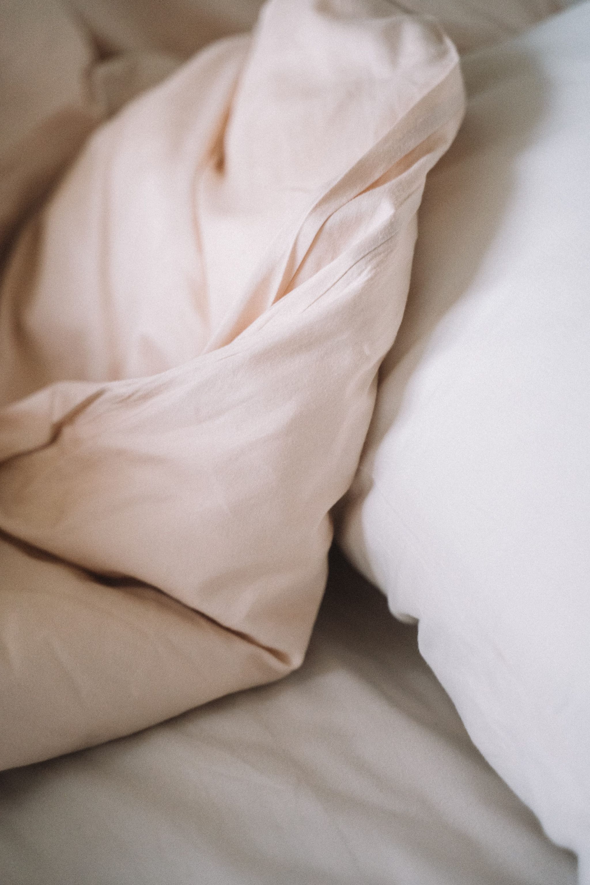 The 10 best non-toxic sheets, vetted for GOTS, formaldehyde finishes, and bamboo viscose (2026)