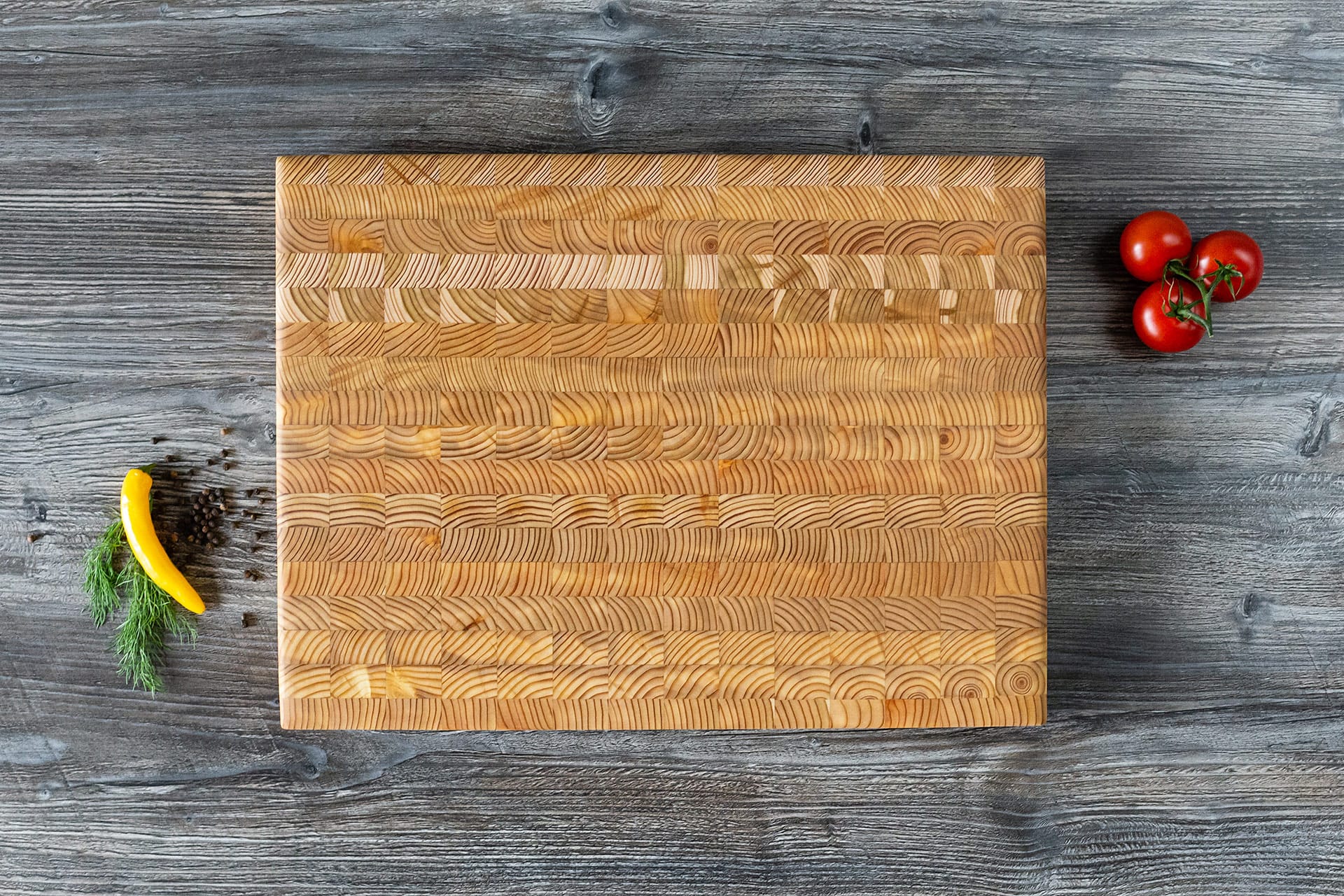 Larch Wood Canada Medium Classic Cutting Board